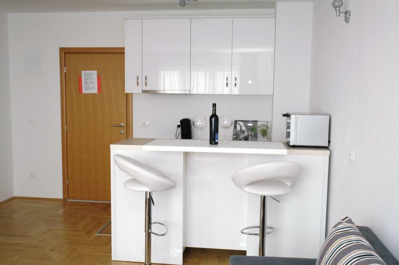 Haus Zora Ferienwohnung 7 莫什奇尼策 外观 照片
